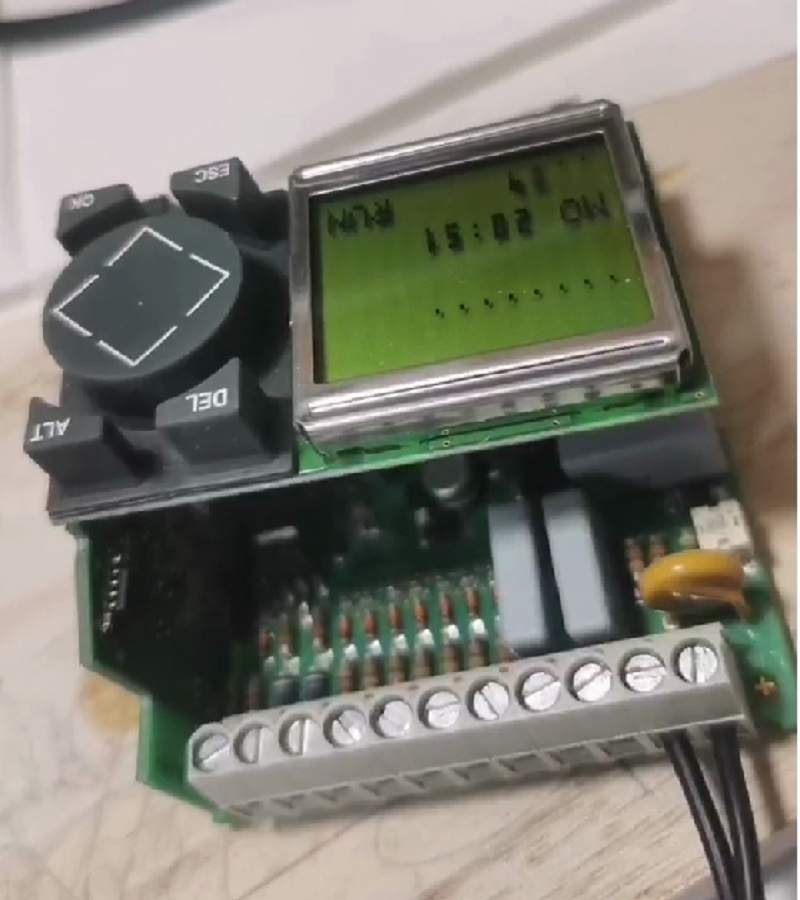 山东 烟台 德国伊顿穆勒 PLC  easy512-AC-RC 维修 上电屏幕不亮 没显示 没有输出 故障